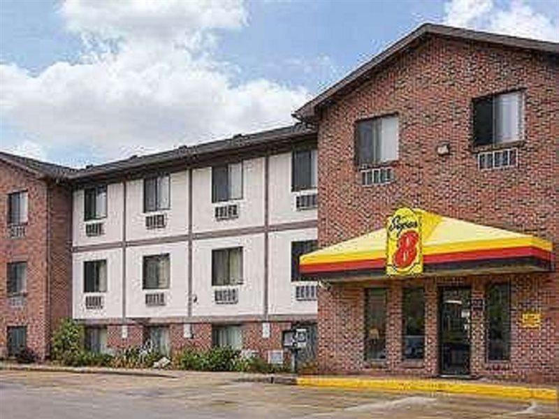 Super 8 By Wyndham Omaha/West Dodge Motel Exterior photo