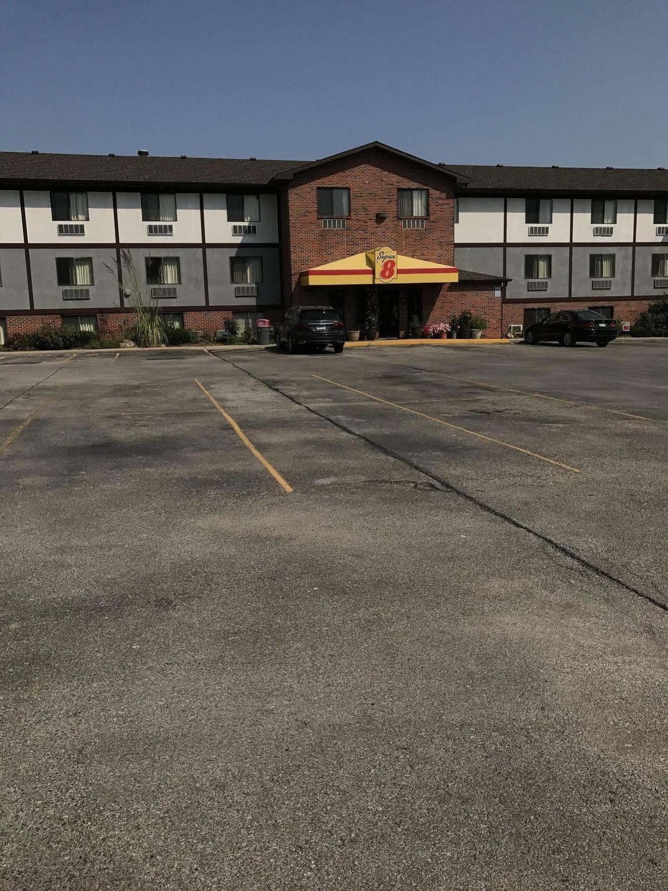 Super 8 By Wyndham Omaha/West Dodge Motel Exterior photo